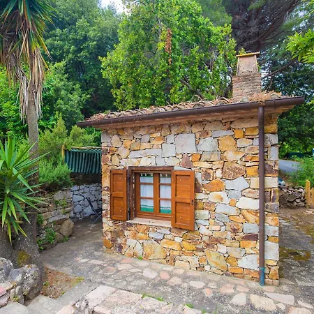 Apartment Casetta Di Pietra By Elbasummer